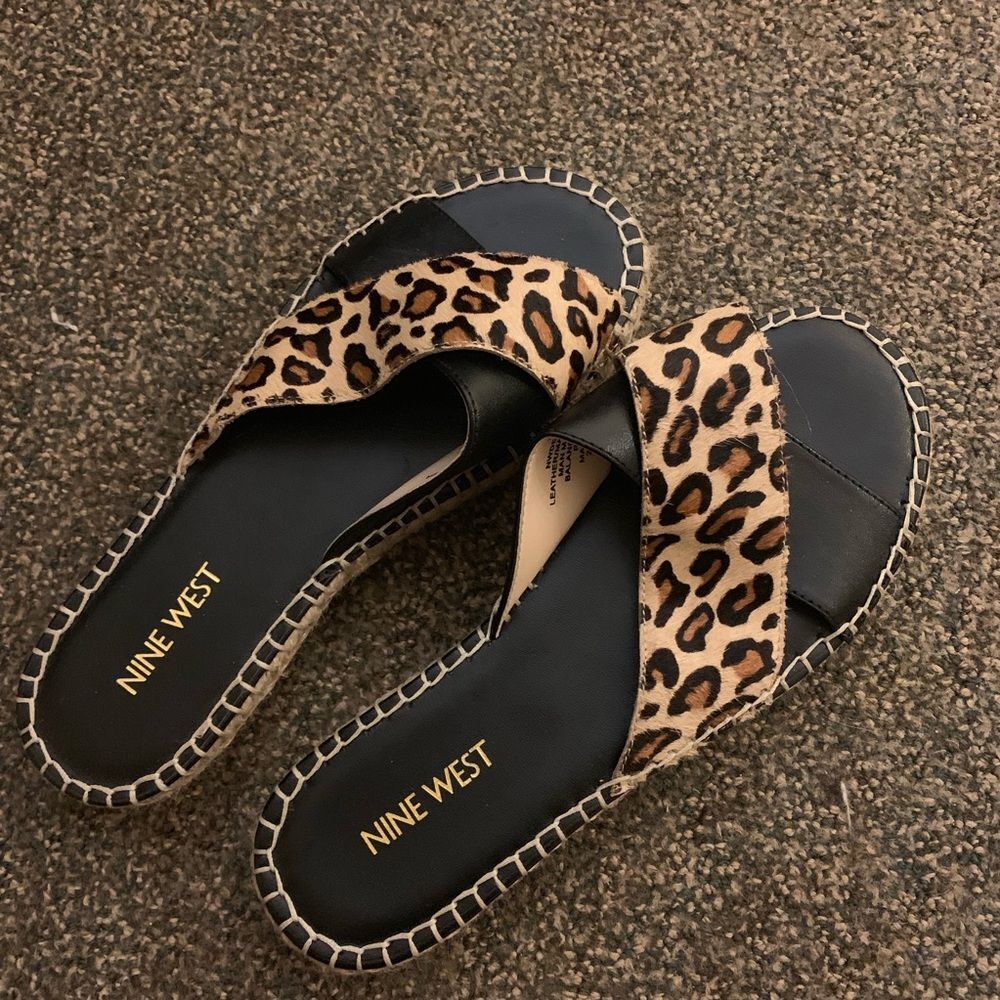 NWOT Sz 7 Nine West cheetah sandals